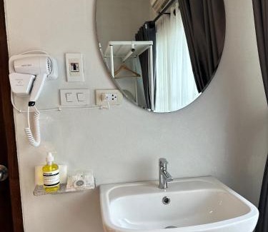 Wiang Nuea Apartment | Service Apartment Lampang Room201 ที่พักใกล้กาดกองต้า