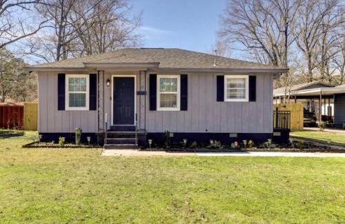 Pine Bluff House | Seven Pines Retreat Peaceful, Stocked Home in White Hall