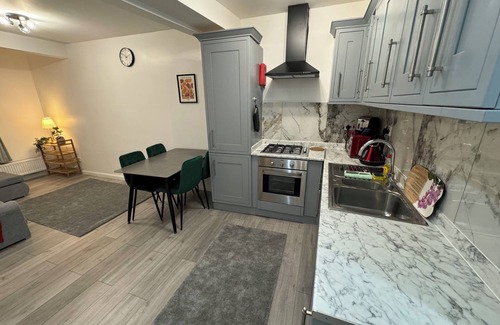 Tottenham Green House | Seven Sisters Hideaway