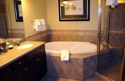Champion House | Seven Springs 3 Bedrooms Premium Townhome, Ski In/ski Out 3 Townhouse by Redawning