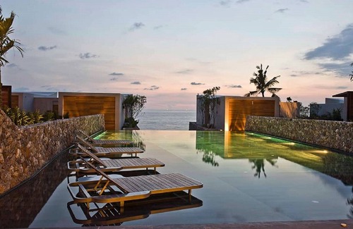 Khuekkhak Villa | (SHA+)Comfortable Beachfront Pool villa (B03)