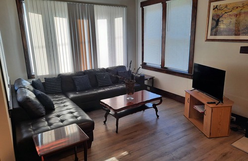 Pittsburgh House | Sha-Ron's Place 2 bedroom home in McKees Rock, Pittsburgh