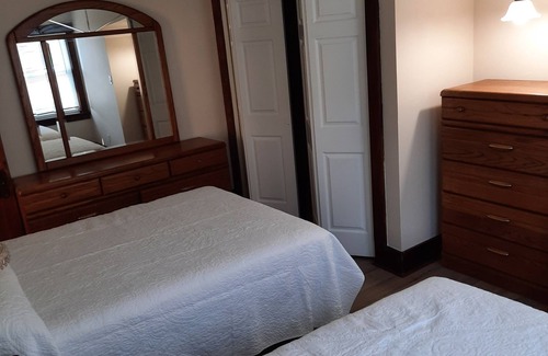 Pittsburgh House | Sha-Ron's Place 2 bedroom home in McKees Rock, Pittsburgh