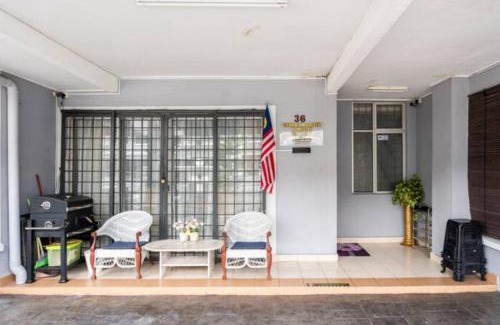 Seksyen 7 House | Shah Alam Golden Homestay 4 Rooms, 3 Bathrooms Seksyen 7 near uitm icity
