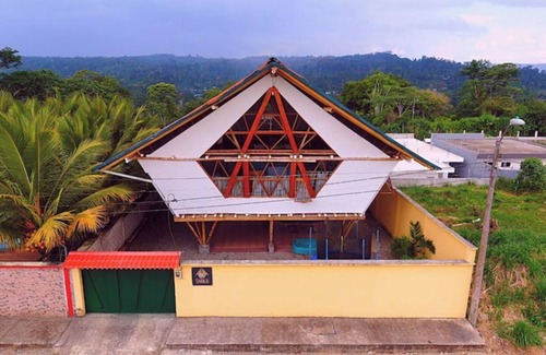 Tena House | Shakai Casa Bambu Un Hospedaje Amigable con el Medio Ambiente, Cerca Atracciones