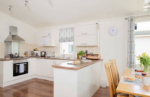 Tiddington Ski Chalet | Shakespeare Lodge Pet Friendly