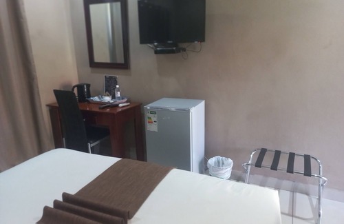 Shakawe Hotel | ShakeVille Guest House