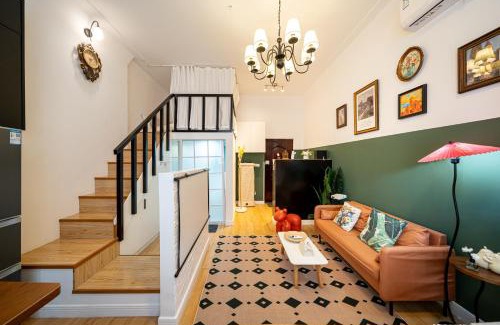 Fengxian Apartment | Shanghai Hills& Well-time Nanyang Charm BnB close to West Nanjing Rd and line 2 Jing'an Temple