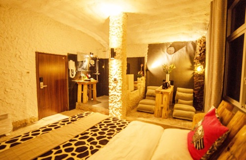 Shangri-La House | Shangri-la City Art Stack Forty-Seven Other Inn