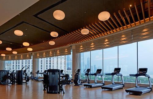Donghu Qu Hotel | Shangri-La Nanchang丨All room offer river views Just one stop from the Pavilion of Prince Teng