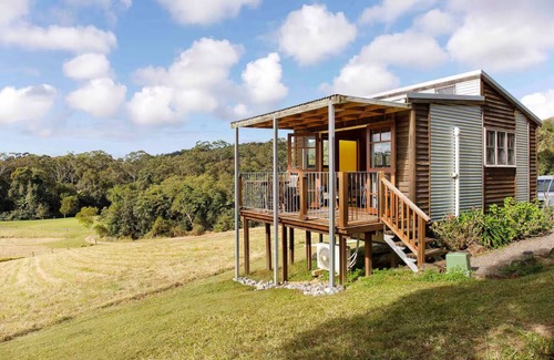 Verrierdale Cabin | Shanti Cabin: Private Hinterland Retreat w/Porch, AC & Kitchenette Near Noosa