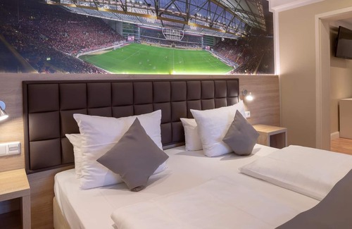 Kaiserslautern Hotel | Shared room with shower /WC - Hotel-Restaurant Barbarossahof