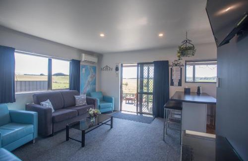 Coal Stream House | Shearvue Farmstay with Optional Free Farm Experience at 5pm