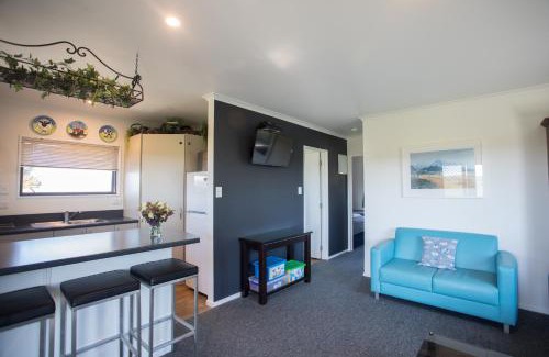Coal Stream House | Shearvue Farmstay with Optional Free Farm Experience at 5pm