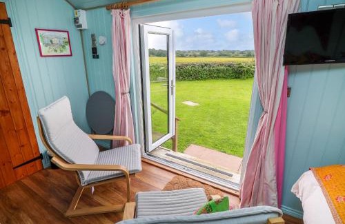 Overton-on-dee House | Shepherd's Hut