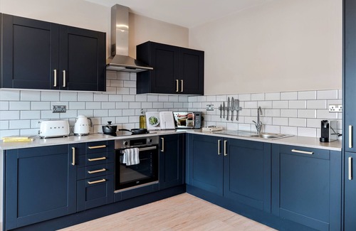 Askew Apartment | Shepherds Bush | 2 Bed Apartment