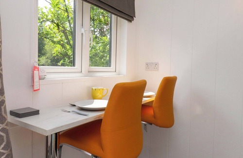 Knott End-on-Sea Cottage | SHEPHERDS HUT 1, romantic, country holiday cottage in Garstang
