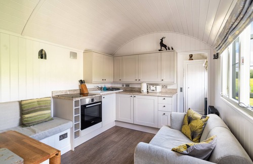 Alcester House | Shepherds View at Oaks Barn Farm with optional salt water hot tub nr Stratford.