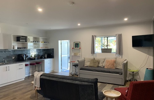 Gumly Gumly Apartment | Sheps Siding Cottage