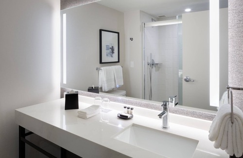 Windsor Locks Hotel | Sheraton Hartford Hotel at Bradley Airport
