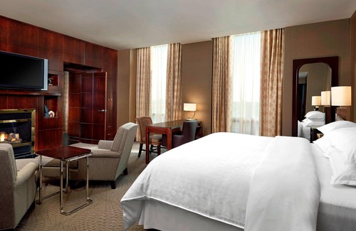 Eau Claire Hotel | Sheraton Suites Calgary Eau Claire