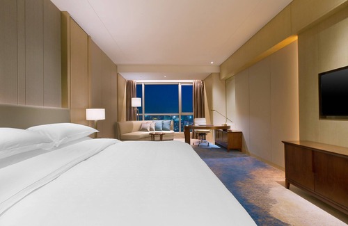 Xiashan District Hotel | Sheraton Zhanjiang Hotel