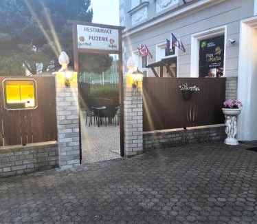 Vojkovice Hotel | Sherwood Hotel Vojkovice nad Ohří