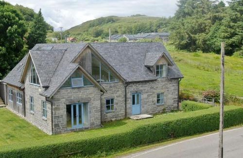 Salen House | Shielside