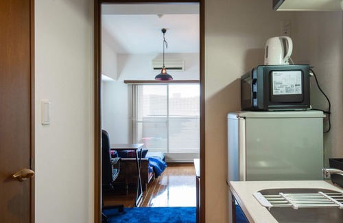 Nishi-Shinjuku Apartment | Shinjuku Highrise 1min to Station! Walk-in Closet