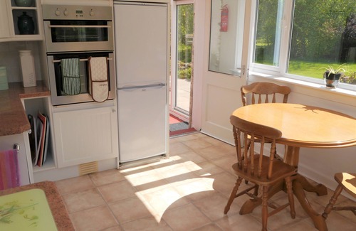 Thornhill Cottage | Shinnel House - a house that sleeps 8 guests in 3 bedrooms