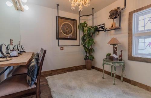 Comfort Apartment | Shopping with Siobhain Downright Comfort Casita Stay
