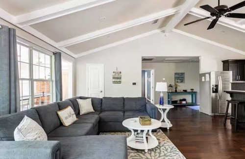 Pottsboro House | Shoreline Cottage & Barn-doninium, 8 beds, pet friendly by Lake Texoma