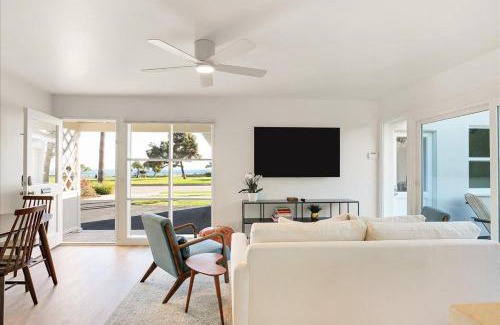 East Mesa House | Shoreline Cottage