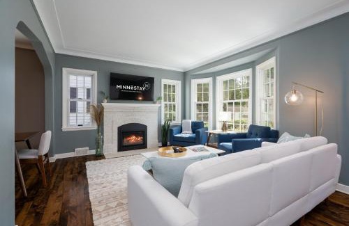 Robbinsdale House | Shoreline Villa