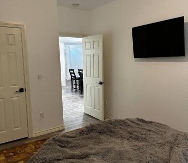 Ardmore House | Short Drive To The Coliseum