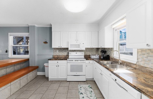 Cherry Grove Beach House | Short walk to Beach- 2 Bedroom/1 Bath Duplex1 (downstairs)w/pool access