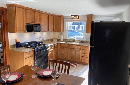 Bass River House | Short Walk to Beaches, Restaurants, and Fun. Onsite Putting Green. Sleeps 6-12.