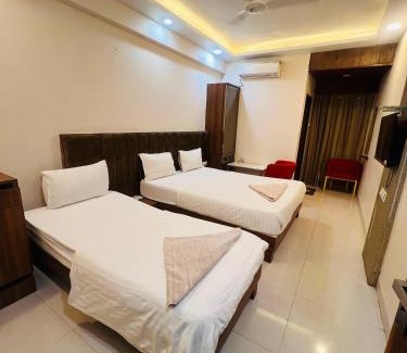 Pithampur Hotel | Shree 9NB Hotels, Pithampur
