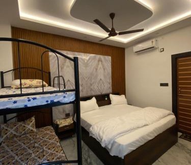 Misrikh Hotel | Shree Premanand Dham Naimisharanya