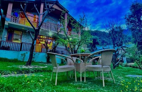 Khagaria Hotel | Shree Ram Cottage, Manali - 1,2,3 Bedroom Luxury Cottages Available