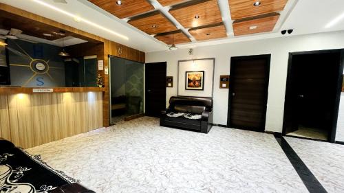 Chandkheda Hotel | Shrimad Chandkheda