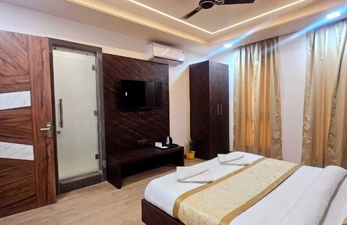 Mathura House | Shyam palace inn