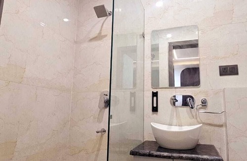 Mathura House | Shyam palace inn