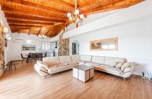 Borsh Villa | Siar The Small Villa