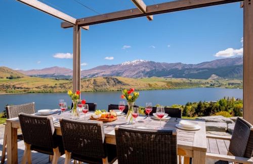 Lake Hayes House | Sicilian Luxury Retreat Main House and Loft
