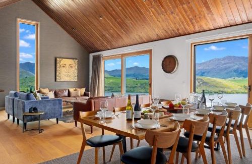 Lake Hayes House | Sicilian Luxury Retreat Main House and Loft