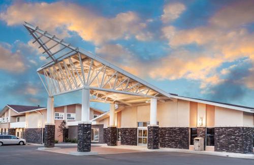 Wetaskiwin Hotel | Siding 16 Lodge