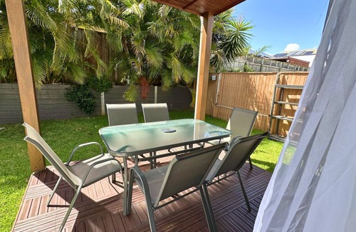 North Lakes Apartment | `Sienna Rise` - Walk to Westfield - sleeps 6