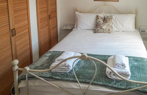 Dartmouth House | Silver Cottage