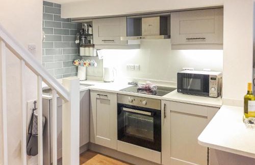 Dartmouth House | Silver Cottage